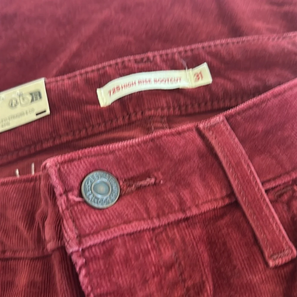 NWT LEVI'S  725 High Rise Bootcut Corduroy Jeans Color:  Syrah - Red